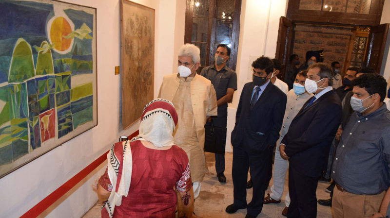 LG Manoj Sinha inspecting artwork at Sher Garhi Cultural Centre in Srinagar.