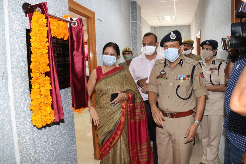 DGP VK Singh and Principal-cum-Dean GMC Jammu Dr Shashi Sudan inaugurating helpline 'Sukoon'. DGP VK Singh and Principal-cum-Dean GMC Jammu Dr Shashi Sudan inaugurating helpline 'Sukoon'.