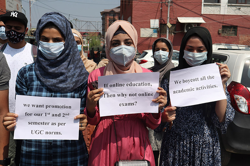 Students of CUK protesting on Thursday. -Excelsior/Shakeel Students of CUK protesting on Thursday. -Excelsior/Shakeel