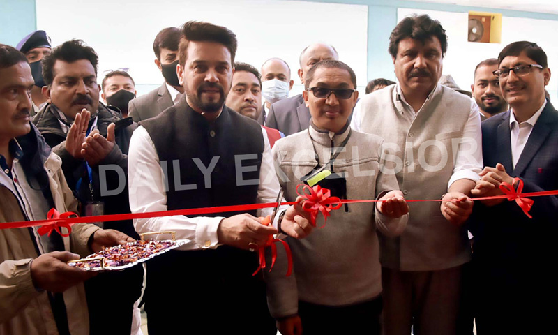 Union Minister for Information & Broadcasting, Youth Affairs and Sports Anurag Thakur inaugurates the high power transmitters at world’s highest Radio Station at Humbuting La in Kargil on Saturday. —Excelsior/Basharat Ladakhi