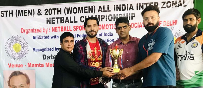 Akash Batra receiving the title trophy from chief guest at New Delhi. Akash Batra receiving the title trophy from chief guest at New Delhi.