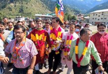 BJP J&K UT president, Ravinder Raina along with party vice president, Shakti Raj Parihar during a rally at Bhadarwah on Tuesday. Excelsior/Tilak Raj