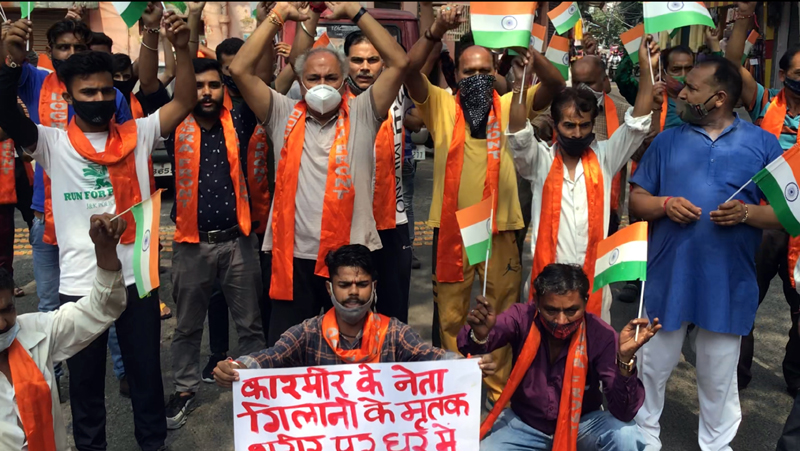 Dogra Front & Shiv Sena workers protesting against Pakistan at Jammu on Sunday. Dogra Front & Shiv Sena workers protesting against Pakistan at Jammu on Sunday.