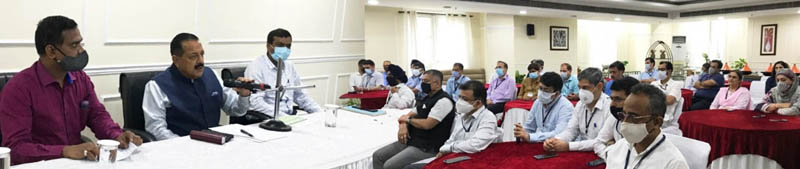 Union Minister Dr Jitendra Singh interacting with senior officers of JKAS cadre, at New Delhi, on Thursday. Union Minister Dr Jitendra Singh interacting with senior officers of JKAS cadre, at New Delhi, on Thursday.