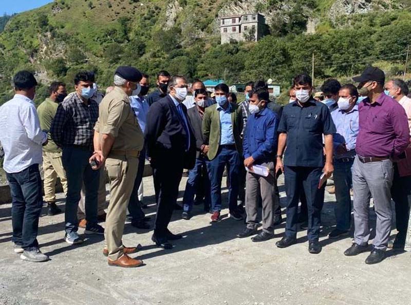 Advisor Baseer Khan discussing development related issues with officers at Poonch. Advisor Baseer Khan discussing development related issues with officers at Poonch.