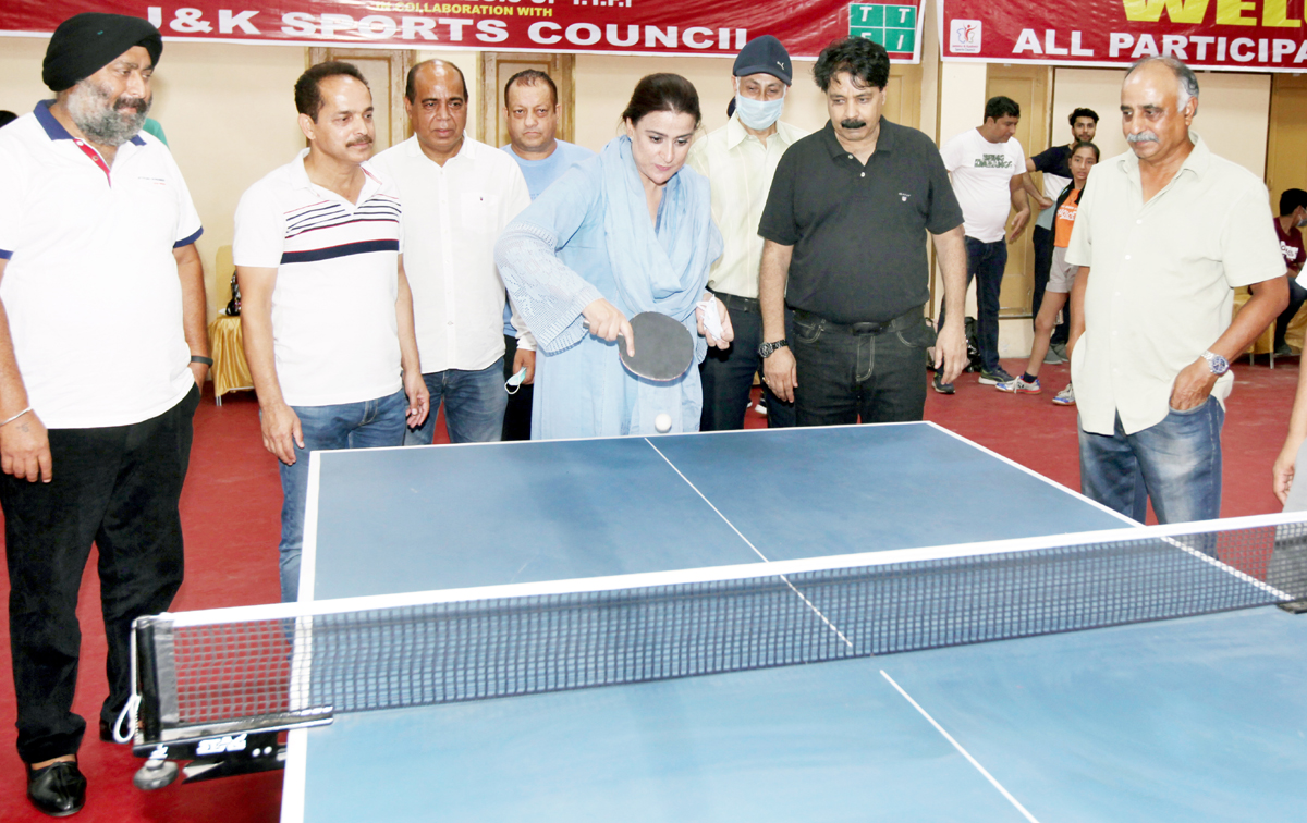 Nuzhat Gul, Secretary J&K Sports Council inaugurating 44th Stag J&K UT & Inter District Championships at MA Stadium Jammu on Monday. —Excelsior/Rakesh Nuzhat Gul, Secretary J&K Sports Council inaugurating 44th Stag J&K UT & Inter District Championships at MA Stadium Jammu on Monday. —Excelsior/Rakesh