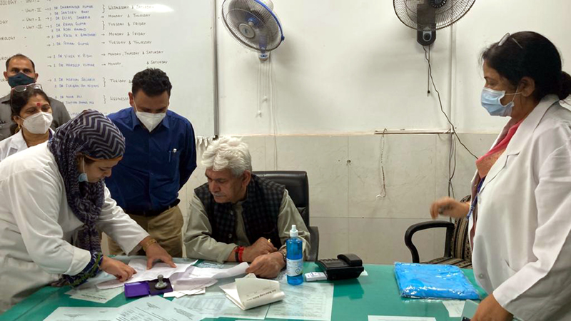 Lt Governor Manoj Sinha getting details about injured persons at GMC Jammu on Thursday.