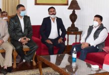 LG Manoj Sinha with representatives of different political parties from district Ganderbal at Raj Bhavan.