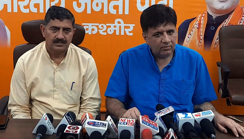 MP Jugal Kishore Sharma and BJP chief spokesperson, Sunil Sethi at a press conference at Jammu on Sunday. —Excelsior/Rakesh MP Jugal Kishore Sharma and BJP chief spokesperson, Sunil Sethi at a press conference at Jammu on Sunday. —Excelsior/Rakesh