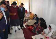 Union MoS of CA&FPD Piyush Goyal during visit to Anantnag.