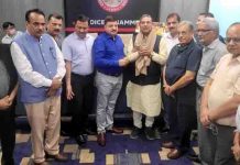 JCCI team felicitating Suresh Jain, National organising secretary ‘Bharat Vikas Parishad’ in Jammu.