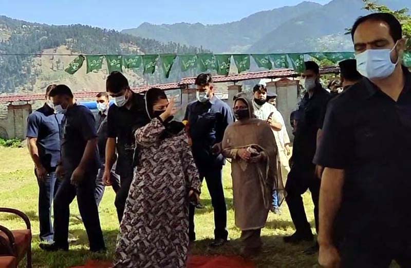 Mehbooba Mufti at Bhaderwah on her two-day tour of Chenab valley. -Excelsior/Tilak Raj Mehbooba Mufti at Bhaderwah on her two-day tour of Chenab valley. -Excelsior/Tilak Raj