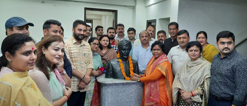Union Minister and BJP leaders at Party headquarters, Trikuta Nagar on Friday. Union Minister and BJP leaders at Party headquarters, Trikuta Nagar on Friday.