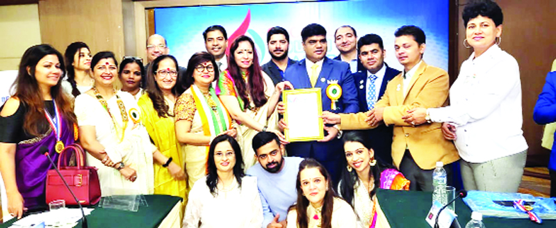 Awardees posing for group photograph. Awardees posing for group photograph.