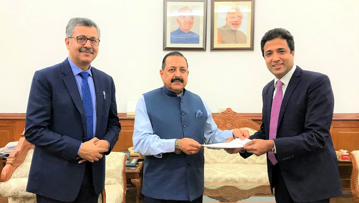 President, Indian Chamber of Commerce, Vikash Agarwal calling on Union Minister Dr Jitendra Singh at New Delhi. President, Indian Chamber of Commerce, Vikash Agarwal calling on Union Minister Dr Jitendra Singh at New Delhi.