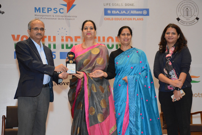 Principal Pushpinder Kaur receiving ‘School of Innovation Award’ from a dignitary at IIT New Delhi. Principal Pushpinder Kaur receiving ‘School of Innovation Award’ from a dignitary at IIT New Delhi.