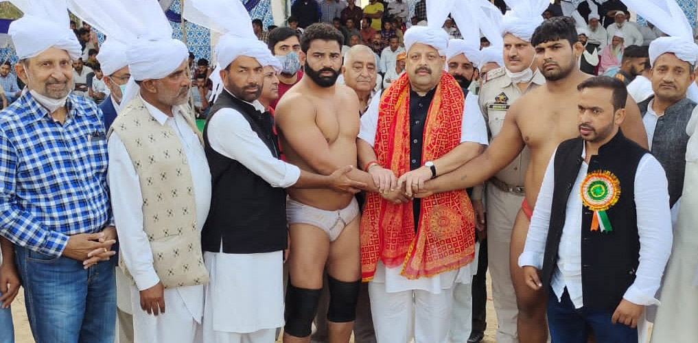 Former MLA & BJP leader Devender Singh Rana introducing wrestlers during an event at Bajalta on Sunday. Former MLA & BJP leader Devender Singh Rana introducing wrestlers during an event at Bajalta on Sunday.