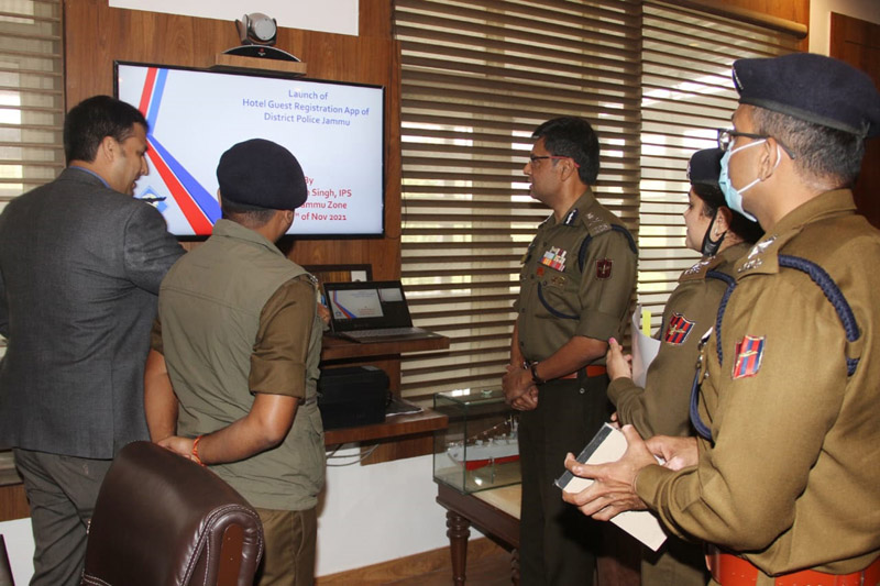 ADGP Jammu Zone Mukesh Singh during launch of Apps. ADGP Jammu Zone Mukesh Singh during launch of Apps.