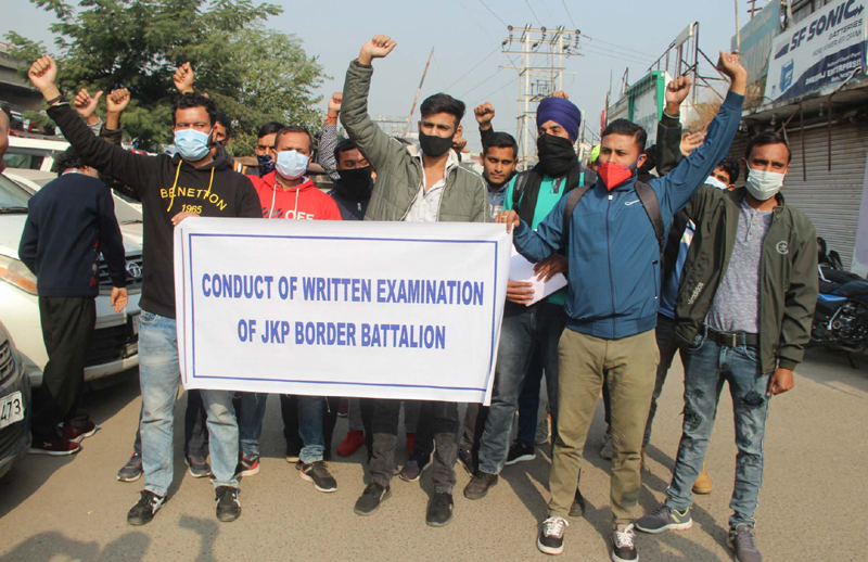 Police border battalion aspirants staging protest in Jammu on Friday. — Excelsior/ Rakesh Police border battalion aspirants staging protest in Jammu on Friday. — Excelsior/ Rakesh