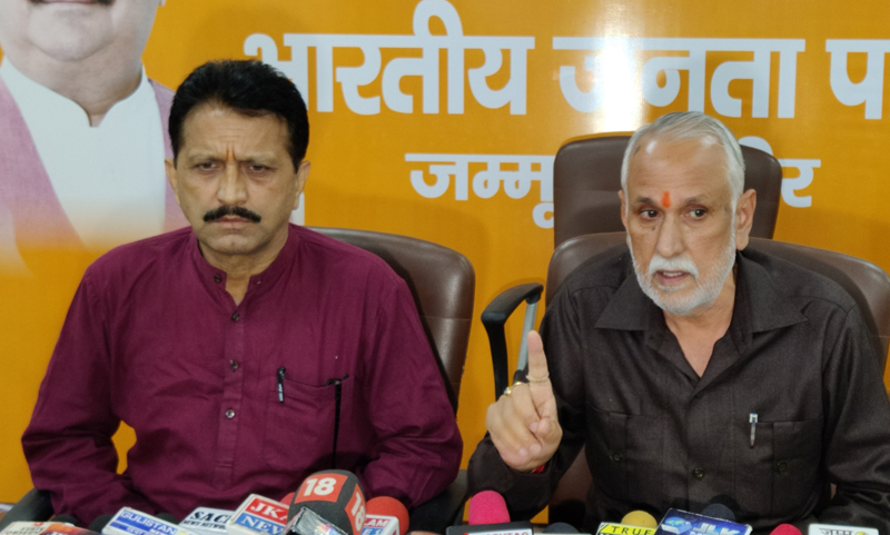 Senior BJP leader and Ex MP, (RS) Shamsher Singh Manhas talking to reporters at Jammu on Tuesday. Senior BJP leader and Ex MP, (RS) Shamsher Singh Manhas talking to reporters at Jammu on Tuesday.
