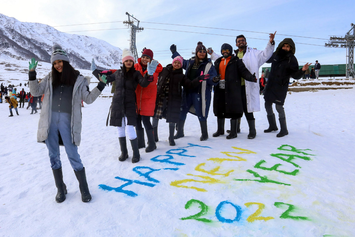 Tourists at a Ski Resort in Gulmarg on the eve of new year. -Excelsior/ Aabid Nabi Tourists at a Ski Resort in Gulmarg on the eve of new year. -Excelsior/ Aabid Nabi