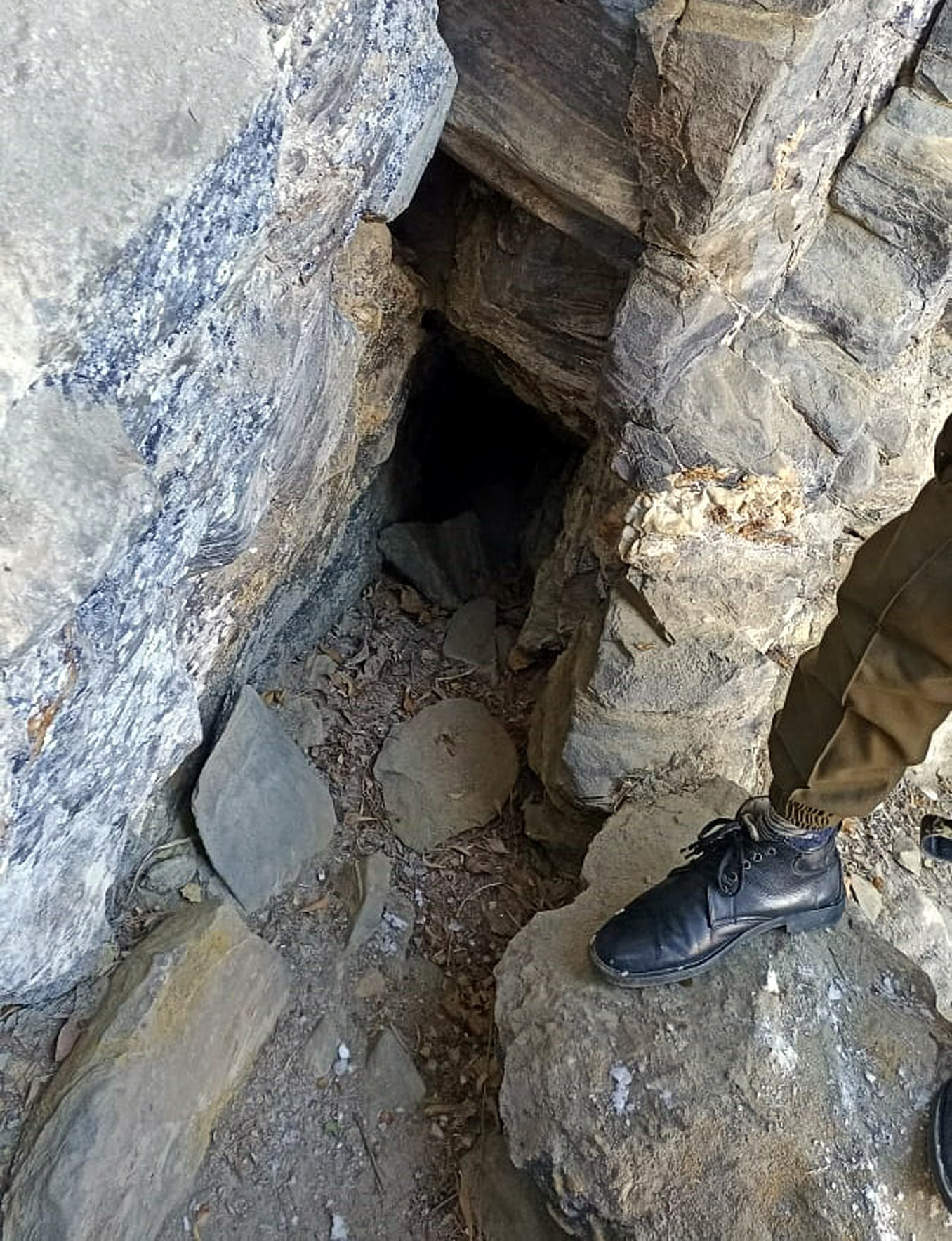 A hideout of the militants busted at village Kalnoo in Kishtwar district on Friday. -Excelsior/Tilak Raj A hideout of the militants busted at village Kalnoo in Kishtwar district on Friday. -Excelsior/Tilak Raj