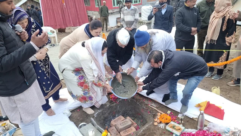 Dr Darakshan Andrabi laying foundation stone of Sharda Centre at Teetwal near LoC. Dr Darakshan Andrabi laying foundation stone of Sharda Centre at Teetwal near LoC.
