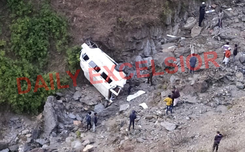 Ill-fated vehicle after accident near Ganote area of Kastigarh in district Doda. —Excelsior/Pervaiz Ill-fated vehicle after accident near Ganote area of Kastigarh in district Doda. —Excelsior/Pervaiz