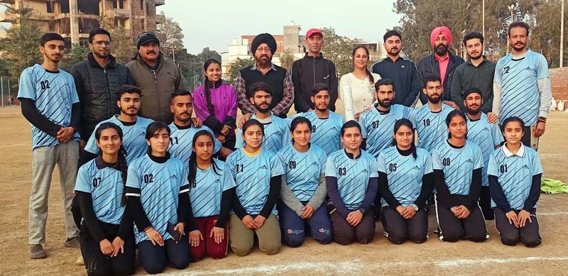 Selected Kho-Kho team players posing with officials for the National Championship at Jammu.
