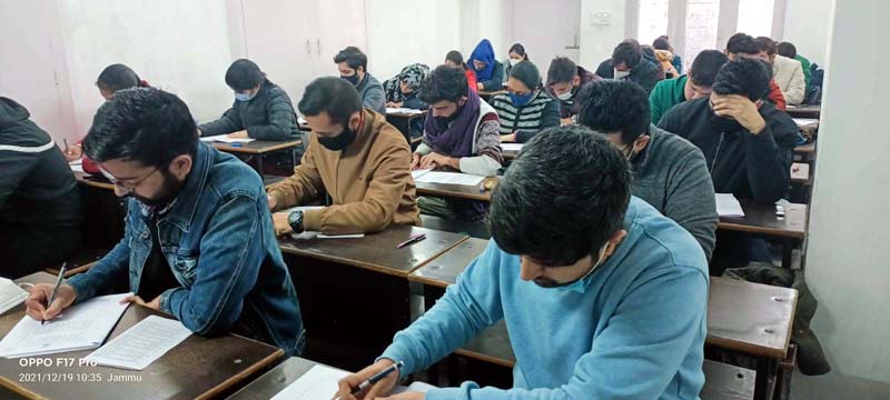 Students appearing in JKAS Mains Test Series.