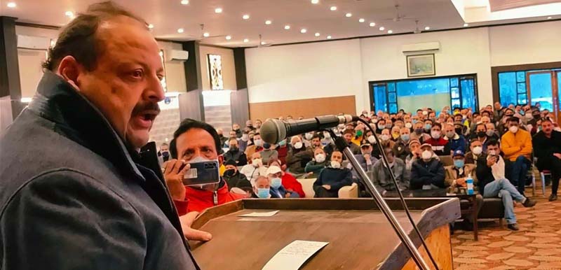 Senior BJP leader, Devender Singh Rana addressing a function organised by PNBMT in connection with Chetna Divas at Bohri on Monday. -Excelsior/Rakesh Senior BJP leader, Devender Singh Rana addressing a function organised by PNBMT in connection with Chetna Divas at Bohri on Monday. -Excelsior/Rakesh