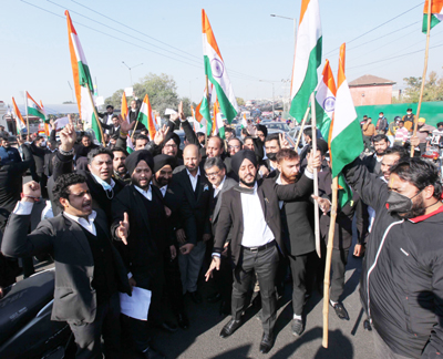 Members of Bar Association Jammu taking out protest march on Wednesday. —Excelsior/Rakesh Members of Bar Association Jammu taking out protest march on Wednesday. —Excelsior/Rakesh
