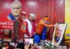 BJP UT president, Ravinder Raina paying floral tribute to former Prime Minister, Atal Behari Vajpayee on his birthday at Jammu on Saturday. —Excelsior/Rakesh