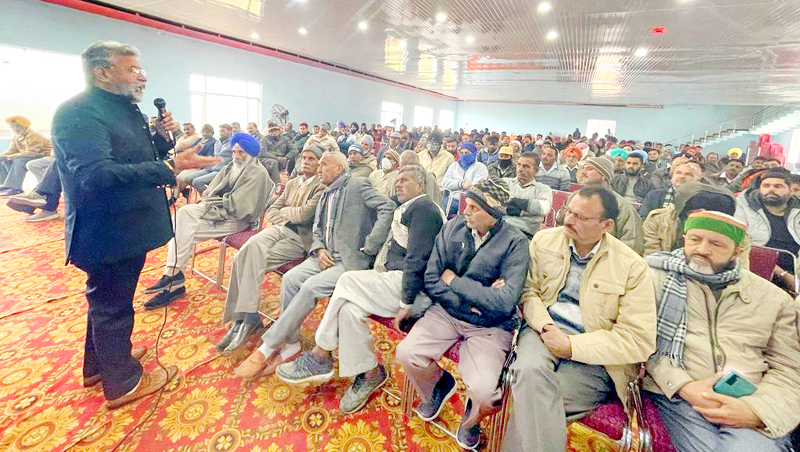 page7-6 All India Jat Maha Sabha President Choudhary Manmohan Singh addressing community gathering.