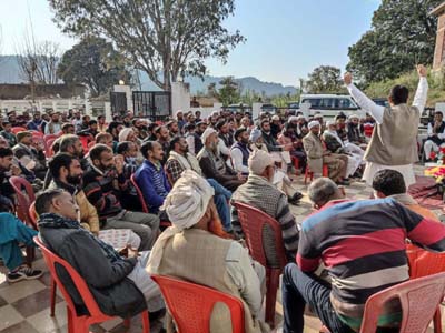 BJP leader, Ranbir Singh Pathania addressing a gathering in Majalta. BJP leader, Ranbir Singh Pathania addressing a gathering in Majalta.