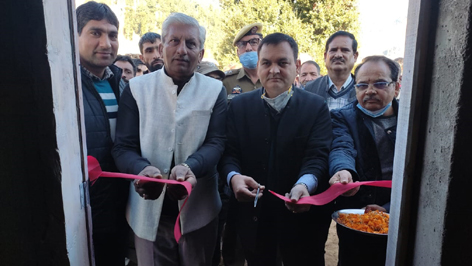 SDM Dudu PS Chib, flanked by others, inaugurating new weaving centre at Latti in Udhampur on Tuesday.