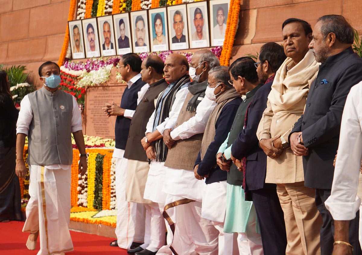 Leaders pay tribute to martyrs of Parliament attack at Parliament house lawn, in New Delhi on Monday. (UNI) Leaders pay tribute to martyrs of Parliament attack at Parliament house lawn, in New Delhi on Monday. (UNI)