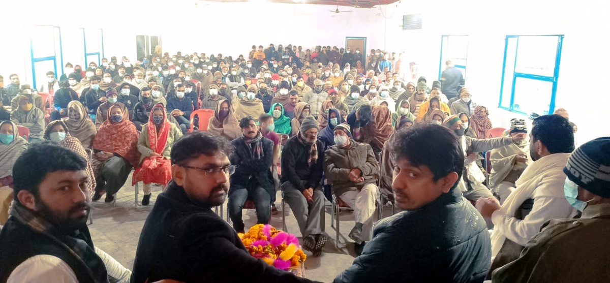 JKPYC chief Uday Chib & Cong leader Satish Sharma at a meeting in Khour on Friday. JKPYC chief Uday Chib & Cong leader Satish Sharma at a meeting in Khour on Friday.
