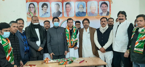 BDC Chairman Dinga Amb Sudesh Kumar alongwith PCC leaders at joining function in Jammu. BDC Chairman Dinga Amb Sudesh Kumar alongwith PCC leaders at joining function in Jammu.