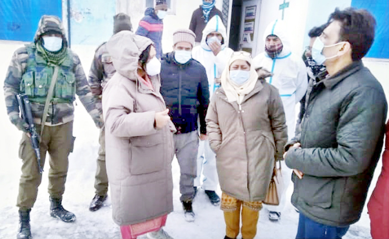 DC Ganderbal Krittika Jyotsna during visit to Sonamarg. DC Ganderbal Krittika Jyotsna during visit to Sonamarg.