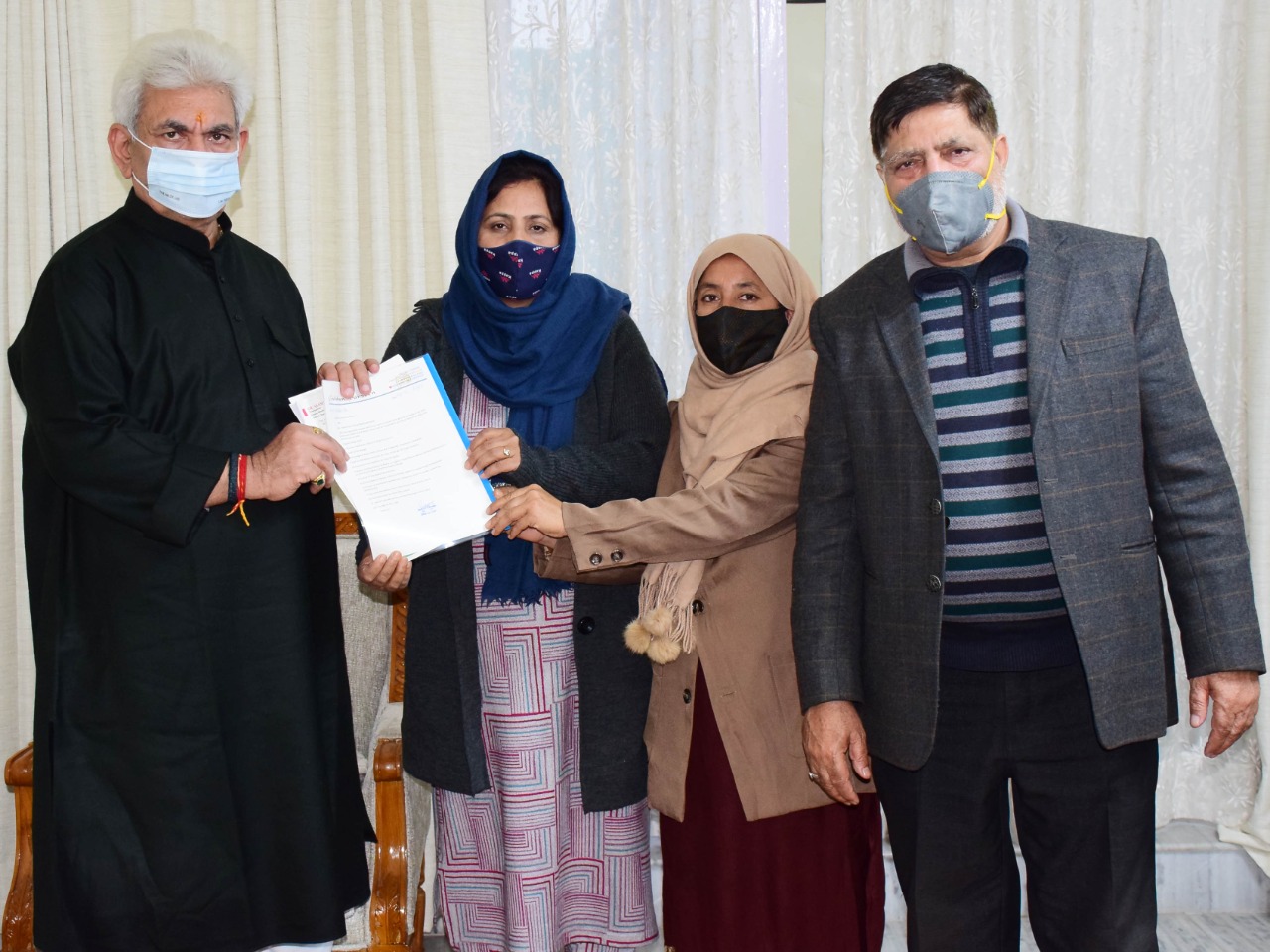 Lt Governor with Chairperson and members of DDC Ramban