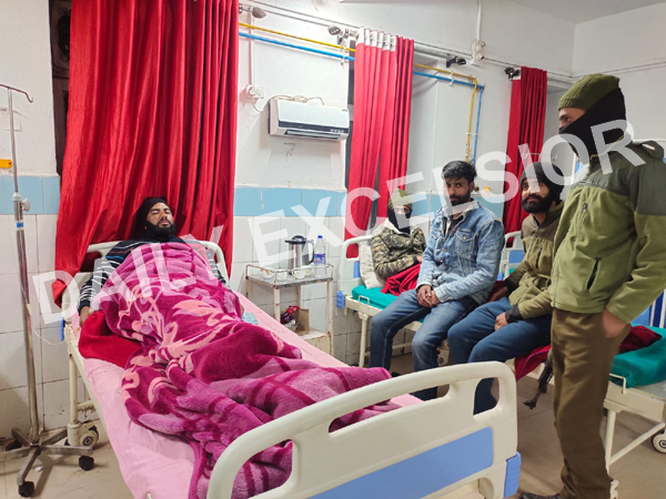 Injured policemen undergoing treatment in Mendhar hospital. - Excelsior/Rahi Kapoor Injured policemen undergoing treatment in Mendhar hospital. - Excelsior/Rahi Kapoor