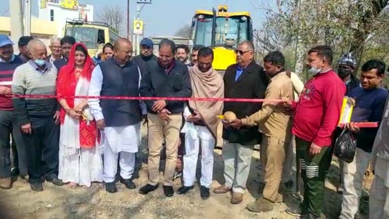 BJP senior leader Chander Parkash Ganga, DDC Chairman, Samba, Keshaw Dutt Sharma and others kick starting construction of road on Tuesday. BJP senior leader Chander Parkash Ganga, DDC Chairman, Samba, Keshaw Dutt Sharma and others kick starting construction of road on Tuesday.