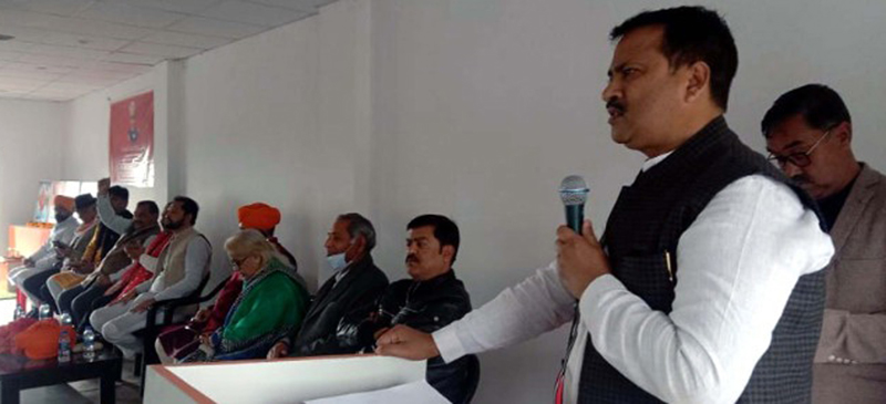 BJP leader Rakesh Mahajan addressing conveners and co-conveners of party at Jammu on Wednesday. BJP leader Rakesh Mahajan addressing conveners and co-conveners of party at Jammu on Wednesday.