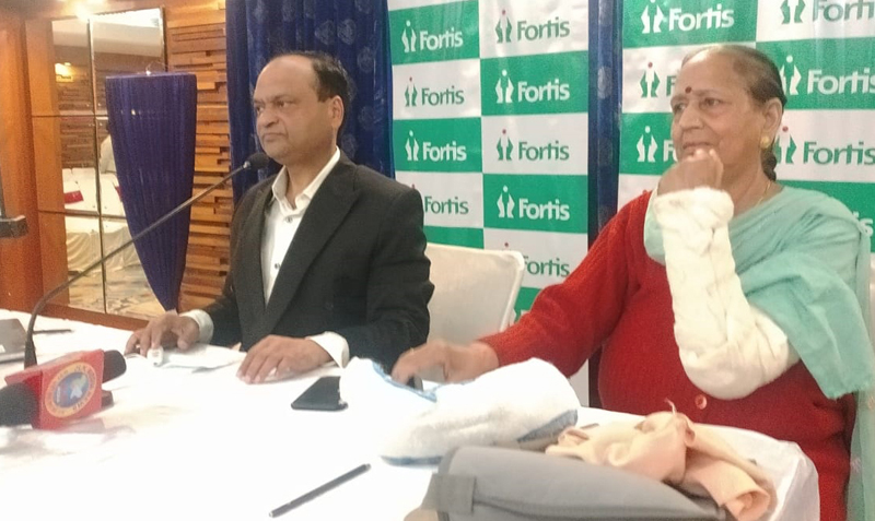 Dr Ravi Gupta along with patient elaborating about ‘Elbow Reconstruction Surgery’ at Jammu. Dr Ravi Gupta along with patient elaborating about ‘Elbow Reconstruction Surgery’ at Jammu.