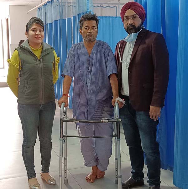 Dr Satvir Singh, Head of Trauma Unit of Ankur Maitrika Hospital posing with a patient to whom he operated successfully. Dr Satvir Singh, Head of Trauma Unit of Ankur Maitrika Hospital posing with a patient to whom he operated successfully.