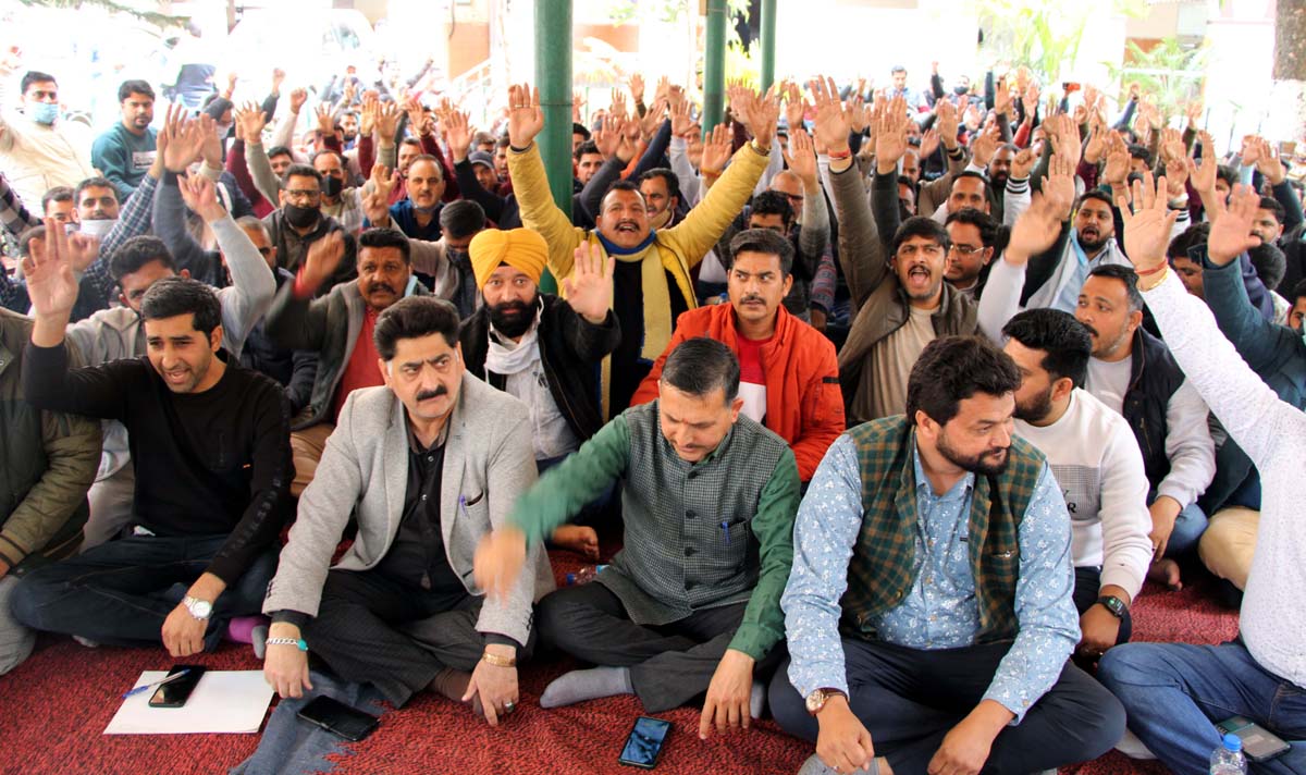 Revenue officials raising slogans during a sit-in protest at DC Office complex, Jammu. —Excelsior/Rakesh Revenue officials raising slogans during a sit-in protest at DC Office complex, Jammu. —Excelsior/Rakesh