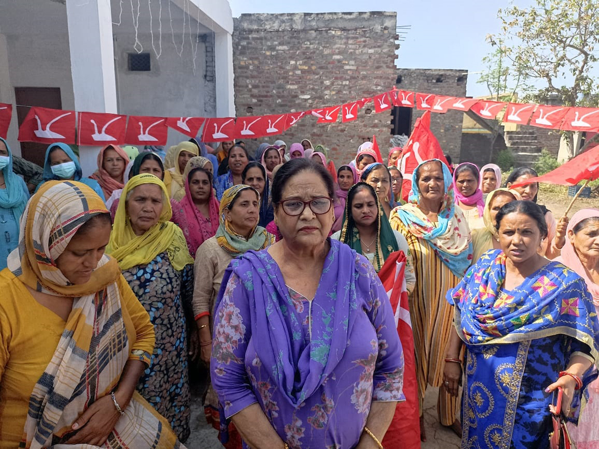 NC leader, Bimla Luthra with Party's women workers in R.S Pura. NC leader, Bimla Luthra with Party's women workers in R.S Pura.