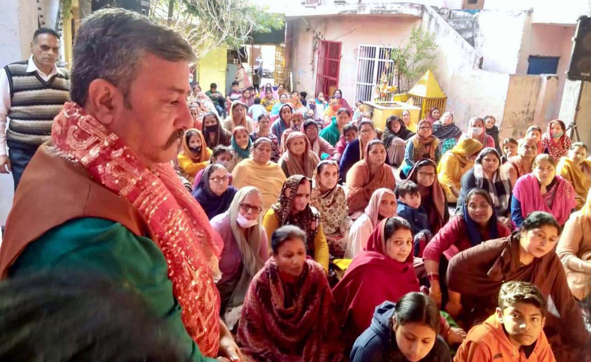 Zorawar Singh Jamwal addressing a religious gathering of women on Friday. Zorawar Singh Jamwal addressing a religious gathering of women on Friday.