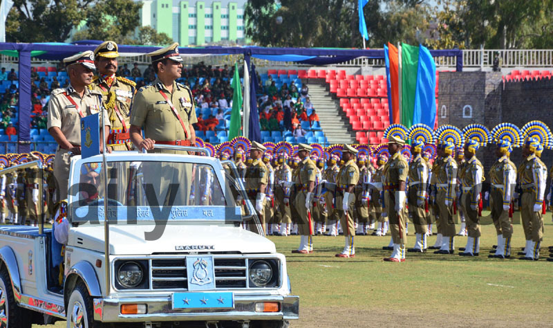 DG CRPF Kuldiep Singh inspecting parade at MA Stadium in Jammu on Wednesday. —Excelsior/Rakesh